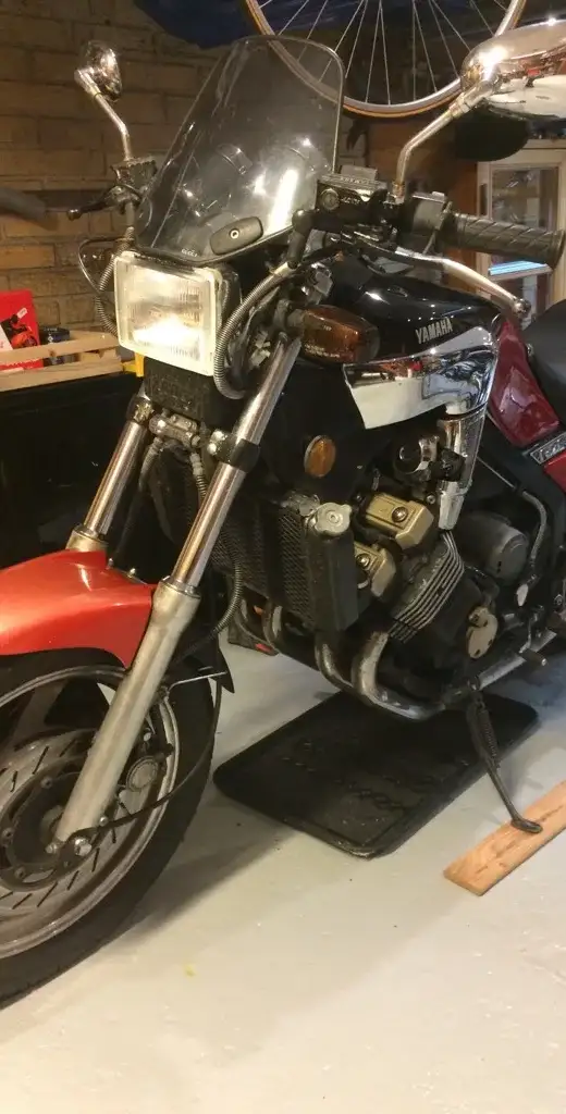 Yamaha FZX 700