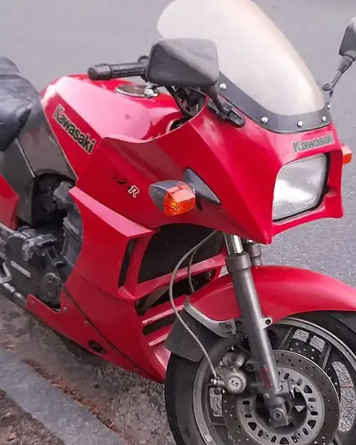 Kawasaki GPZ 750 R