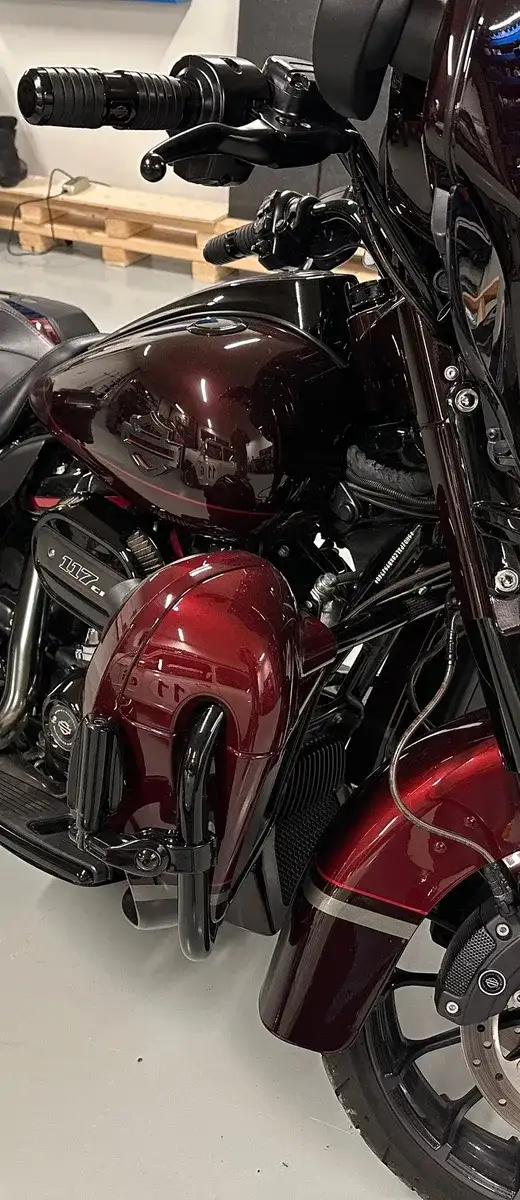 Harley-Davidson FLHXSE CVO Street Glide