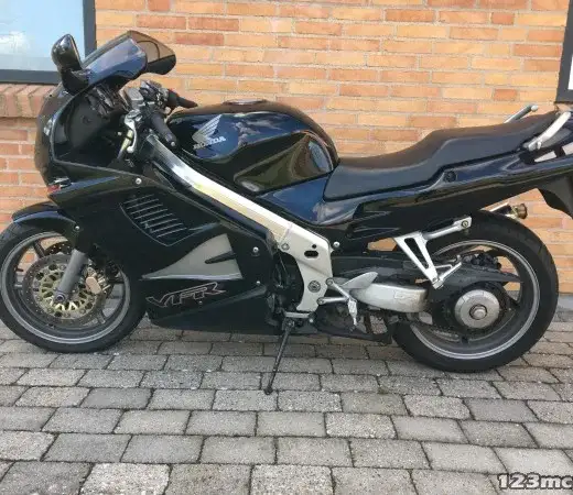 Honda VFR 750 F