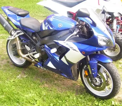 Yamaha R6
