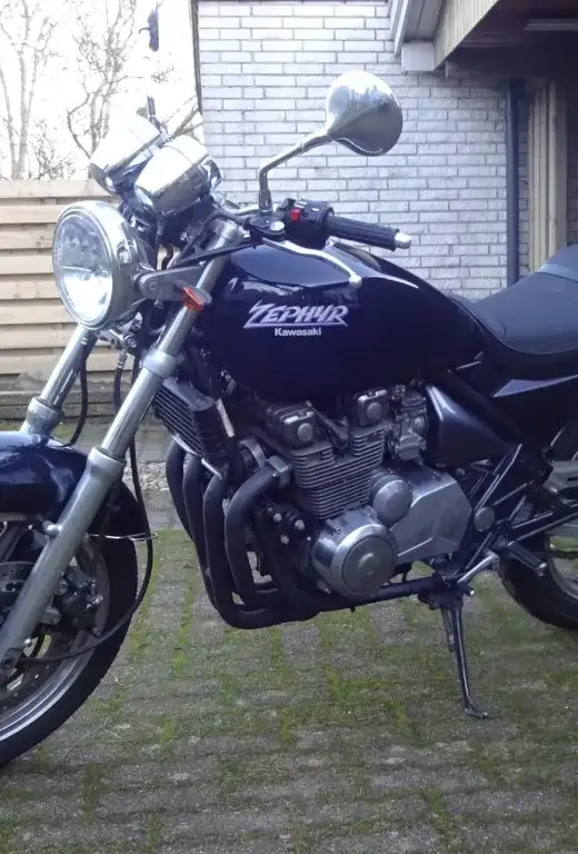Kawasaki Zephyr 550