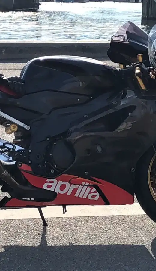Aprilia Rsv 1000r Factory