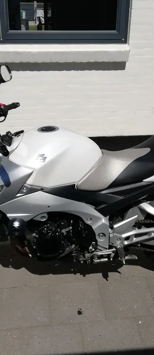 Suzuki GSR 600
