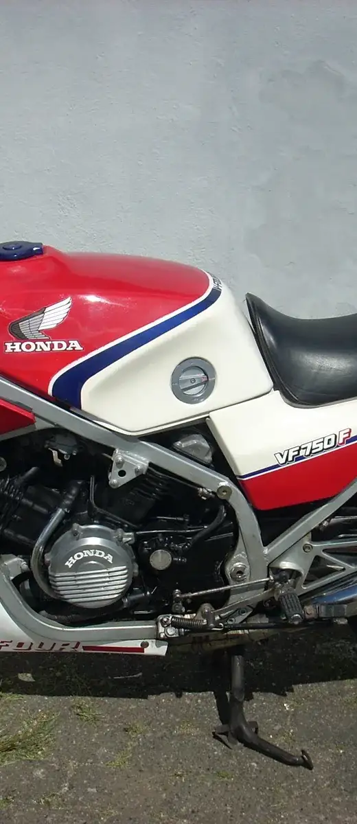 Honda VF 750 F