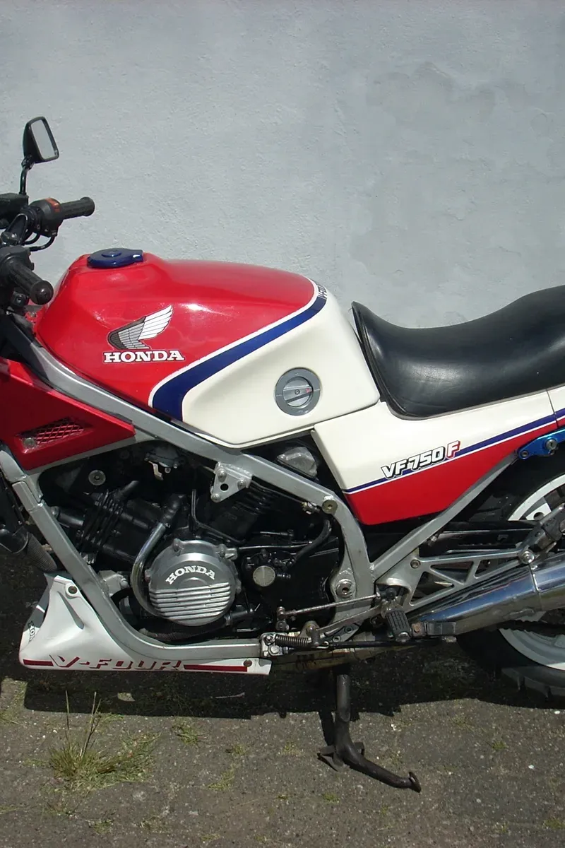 Honda VF 750 F