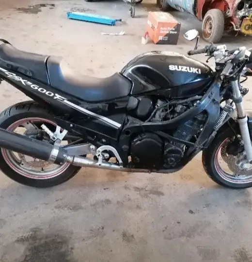 Suzuki GSX 600 F