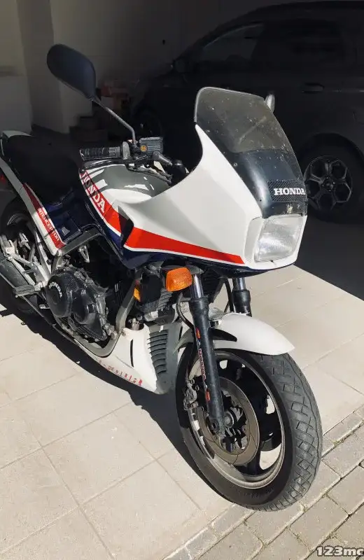 Honda VF 1000 F