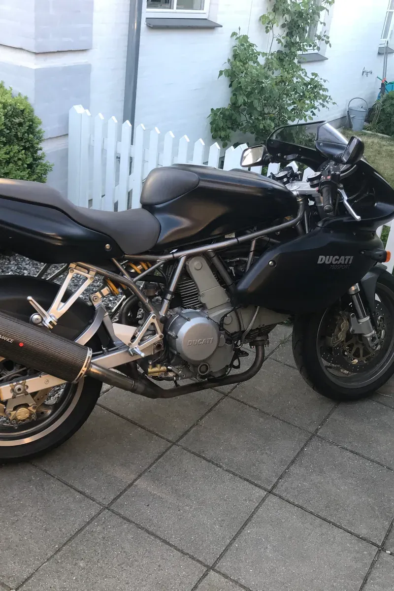 Ducati 750 Sport